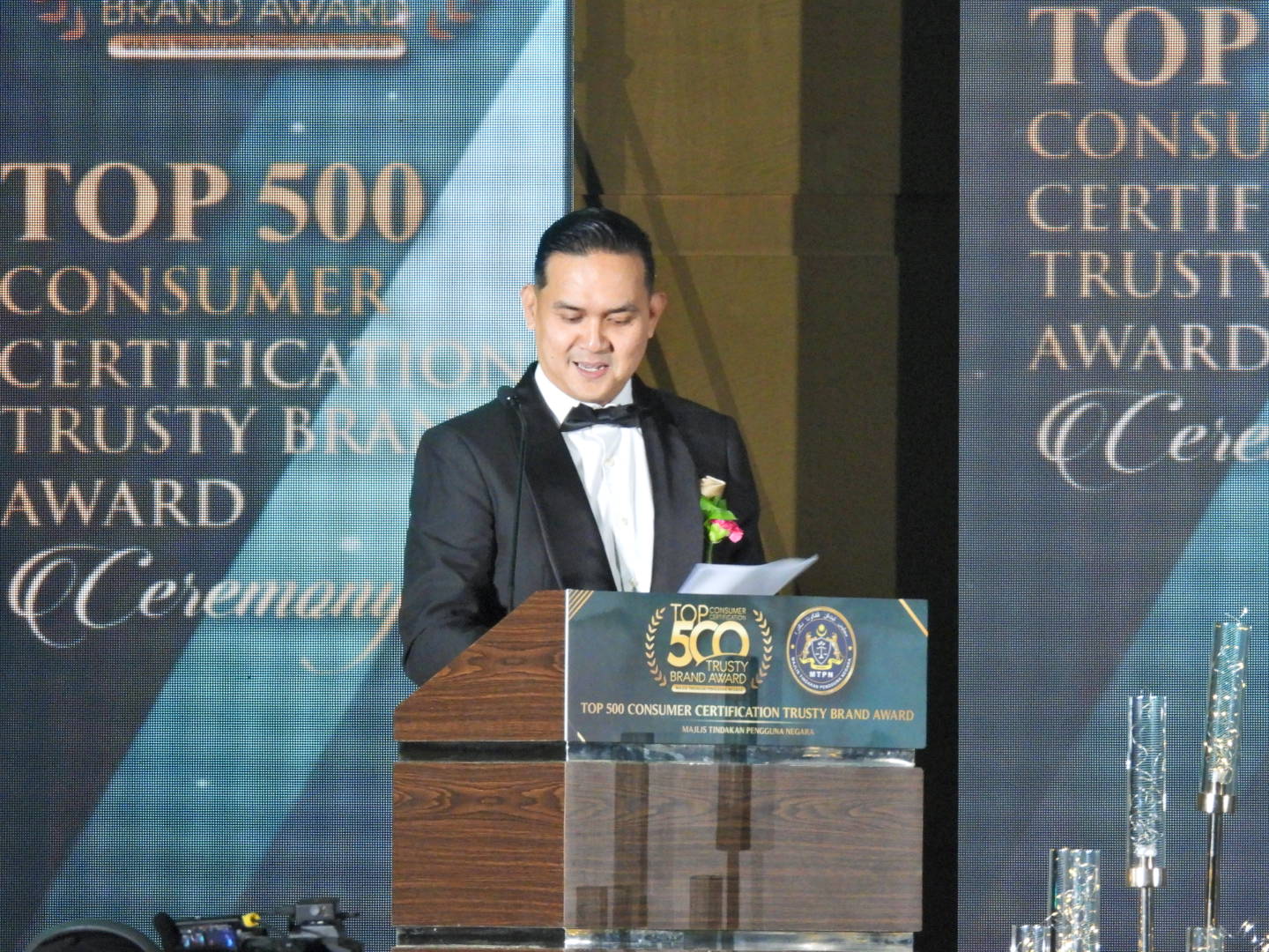 Award Ceremony for the Top 500 Consumer Certification Trusty Brands
