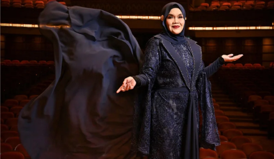 Dato’ Aishah Meneruskan Tradisi, Mentafsir Semula “Di Pinggir Kayangan”